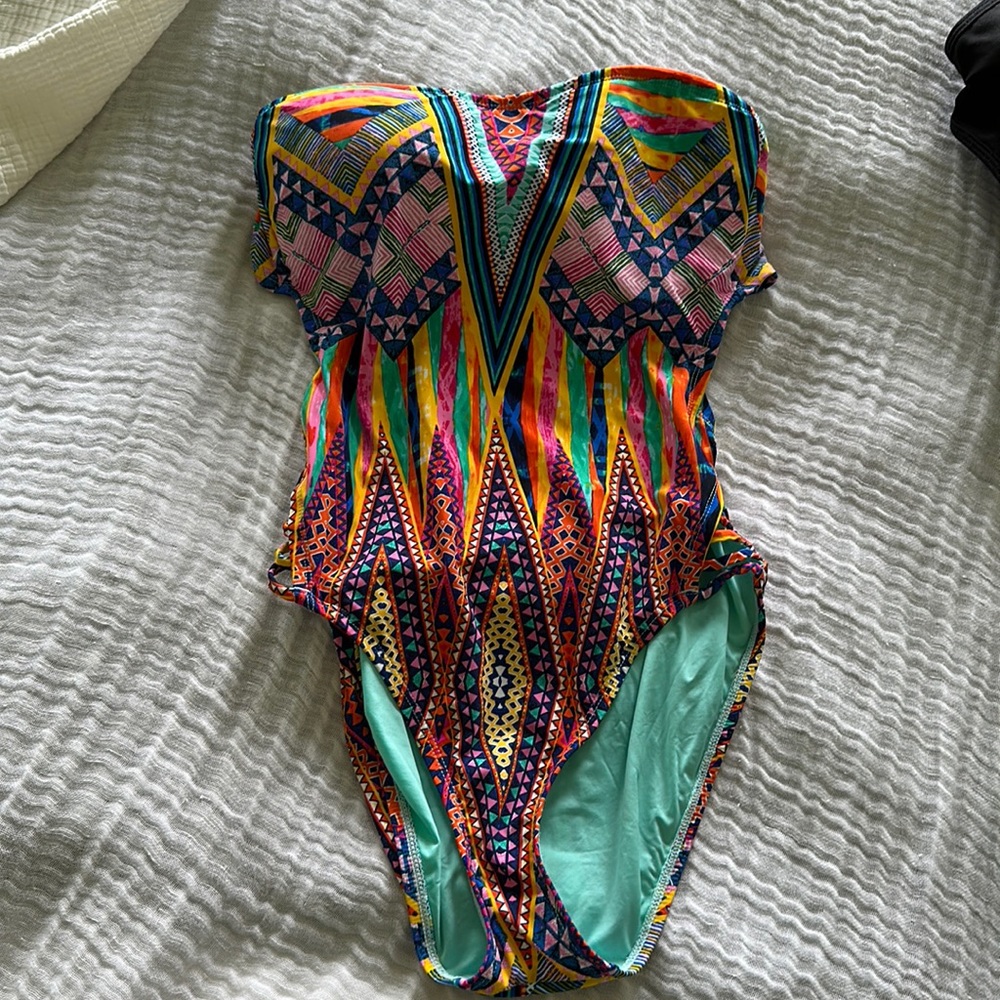 Women’s one piece bathing suit